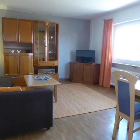Appartement Dora 2 *